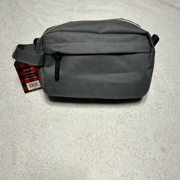 Perry Ellis Portfolio Travel Kit Gray ‎ $24