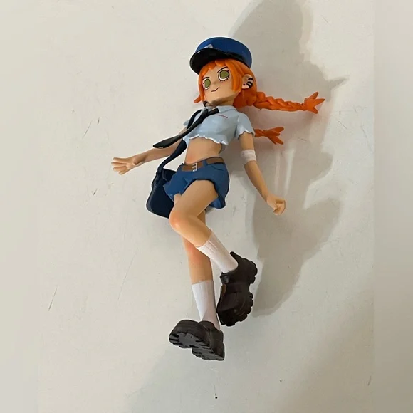 Pop Mart Peach Riot Rush House Mail Delivery Girl