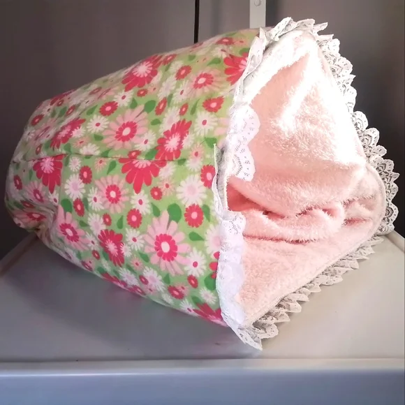 Cat Krinkle Bag/bed...Floral Pink Bedding with Lace Trim