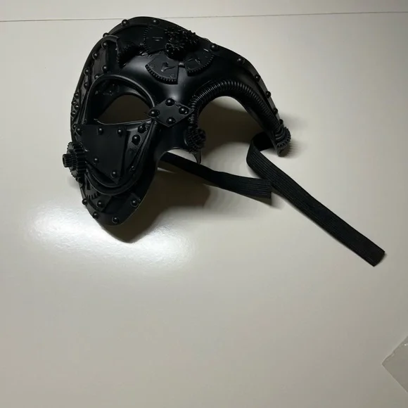 Malt black party design mask