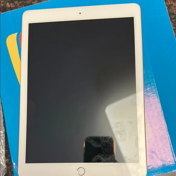 Ipad 6 32GB Gold WiFi only