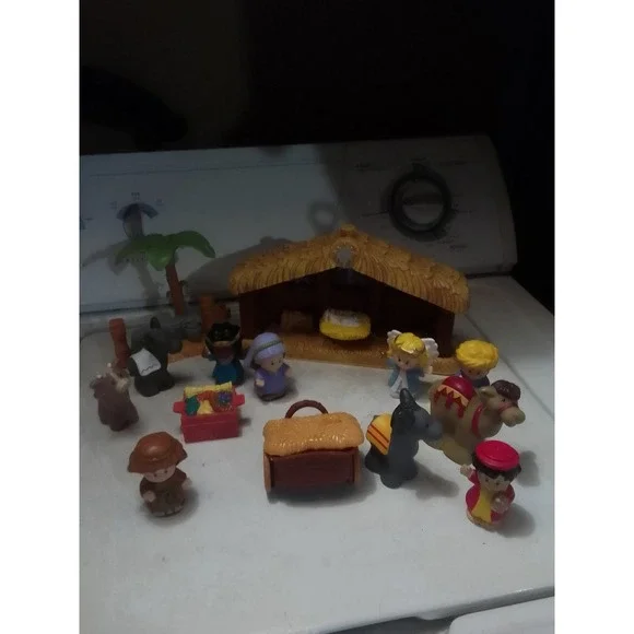 Fisher Price My Little People Christmas Nativity Scene 16 Piece Lot