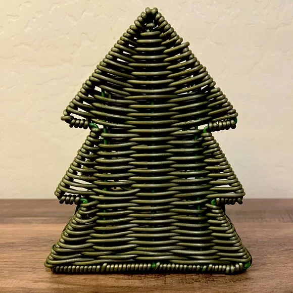 Target Bullseyes Playground Christmas Tree Woven Novelty Basket