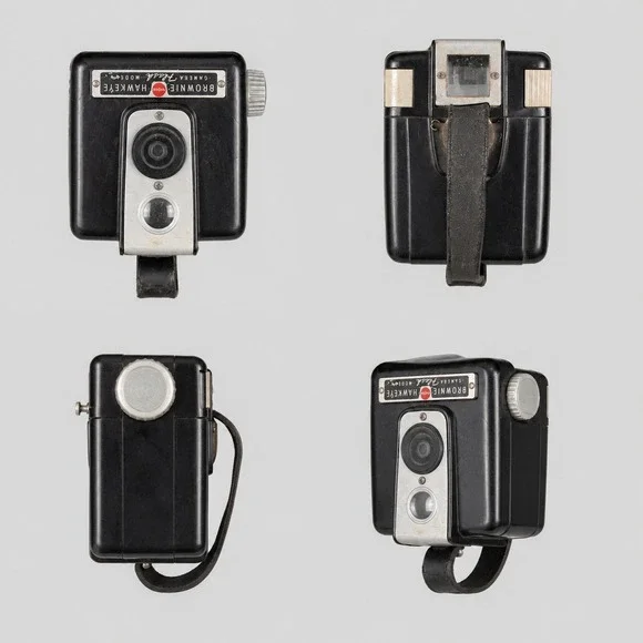 Vintage Kodak Brownie Hawkeye Flash Model Bakelite Box Camera 620 Film 1950s