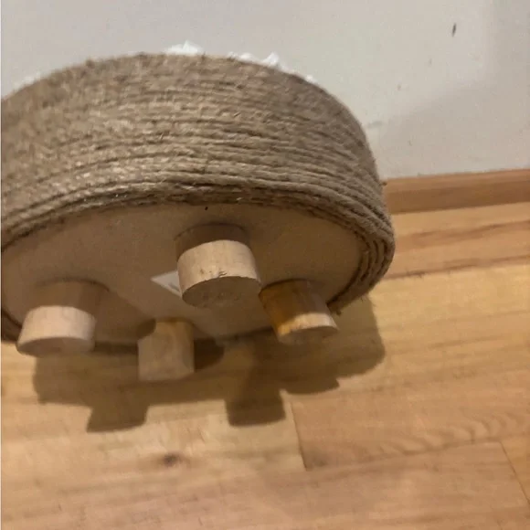 Round Jute cat bed