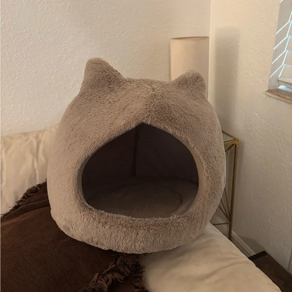 Cozy Cat Cave Bed - Tan
