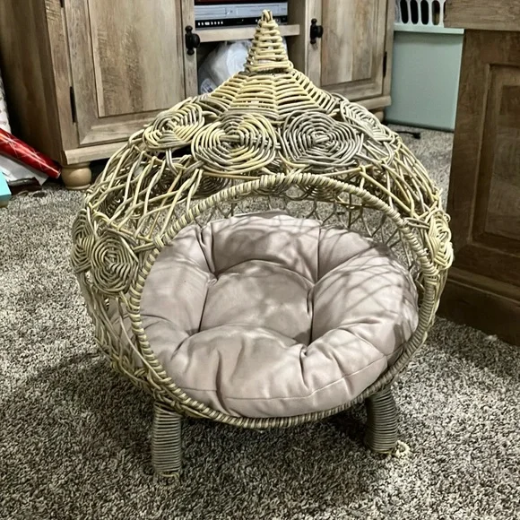 Cozy Beige Wicker Chair Cushion