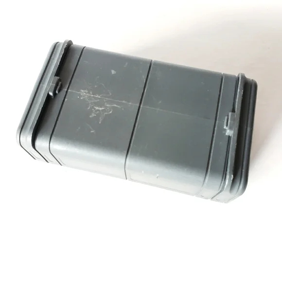 Film Shielding Canister for up to 4 rolls of 35mm Film