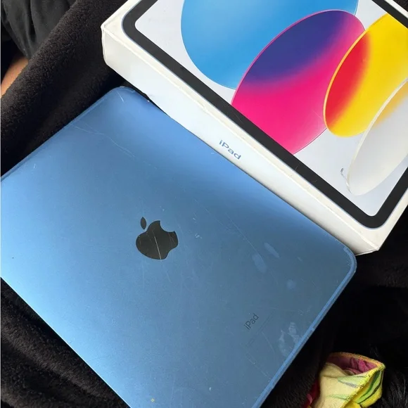 Apple iPad - Blue