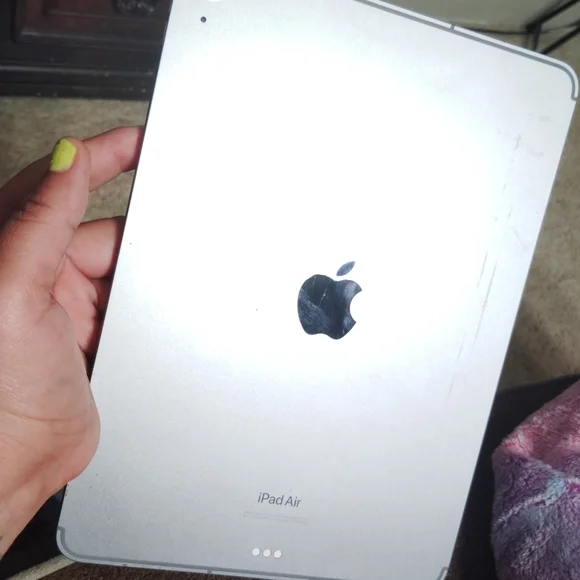 Apple Silver iPad Sleek Design Tablet