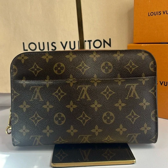 Louis Vuitton LOUIS VUITTON Clutch