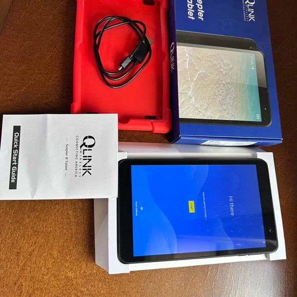 Qlink Scepter 8 Black Tablet with Accessories