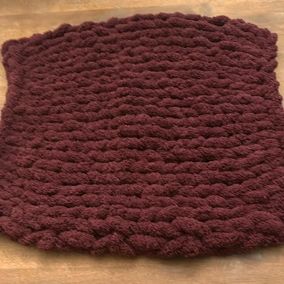 Soft Luxuray Handmade Chunky Knit Cat Blanket - Burgandy red