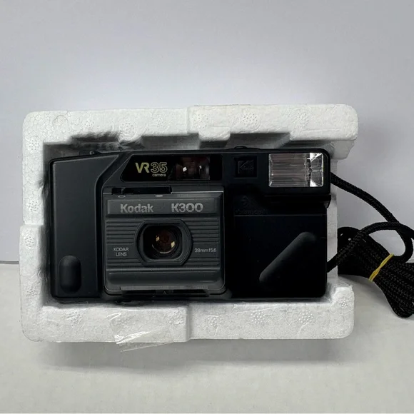 NEW Old Stock Kodak K300 35mm Film Camera Kodar lens 38mm f 5.6