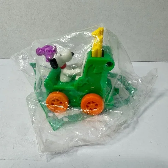 Vintage‎ 1994 McDonalds Happy Birthday Happy Meal Snoopy Peanuts Toy 94-025 NIP