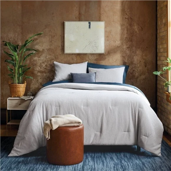 THRESHOLD NWT 3pc Washed Waffle Weave Comforter and Sham Set Comfort -Light Gray