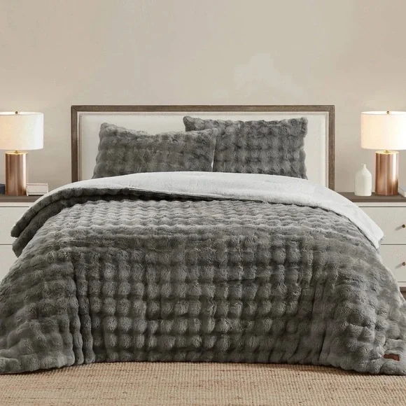 FRYE QUEEN Luxury Bubble Faux Fur Comforter 3 Piece Set, Gray - Reversible