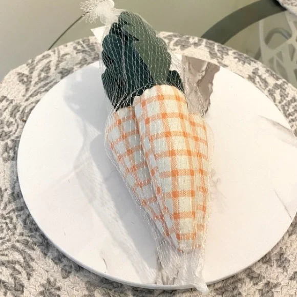 SALE🌸Target 2023 Bullseye Plush Plaid Orange Felt Spring Easter Carrots 3PK