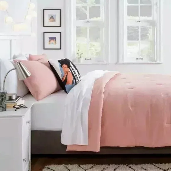 Full/Queen Plush Microfiber Comforter