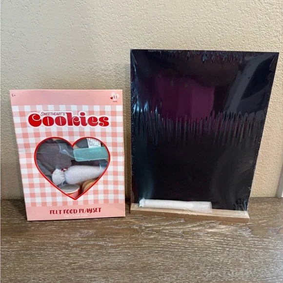 Target Bullseye Imaginative Play Felt Baking Sheet & Cookies Toy & Chalk Board