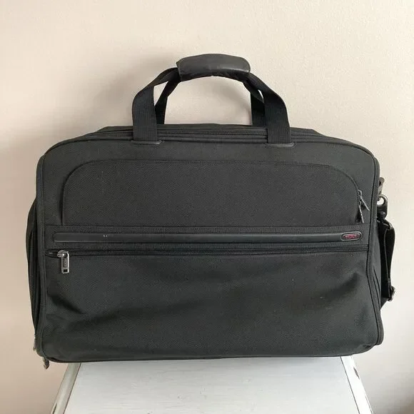 Tumi 22