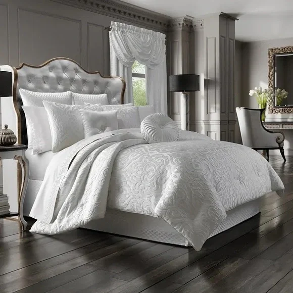 J. Queen New York Astoria White Comforter Set - King NEW