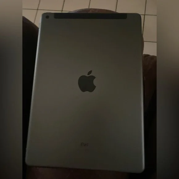 Apple iPad 2019 7th Gen 10.2 inch, Wi-Fi + Cellular, 32GB