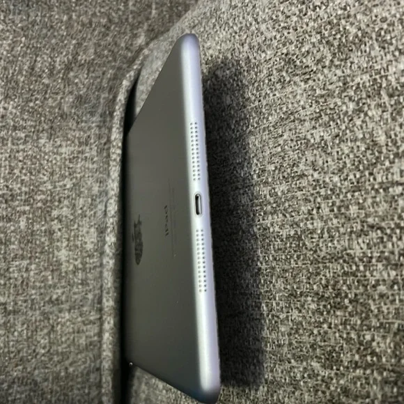 Apple iPad mini 2 working ic locked
