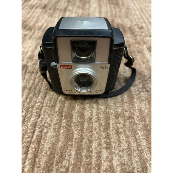 Kodak Brownie Bullet II Camera Dakon Lens Vintage Film‎ Photography Collectible