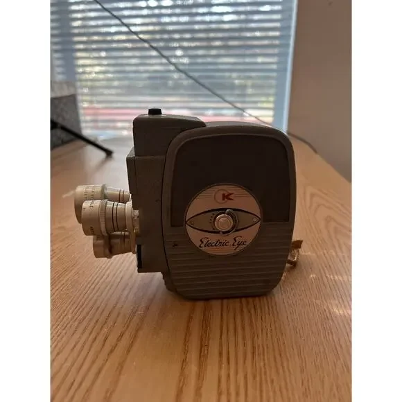 Vintage 1950's Keystone K-4C Electric Eye 8MM Movie Camera Wide Angle 3 Lens