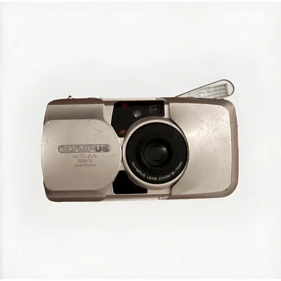 Olympus Infinity Stylus Zoom 70 QD 35mm Camera (UNTESTED) - USED READ!!