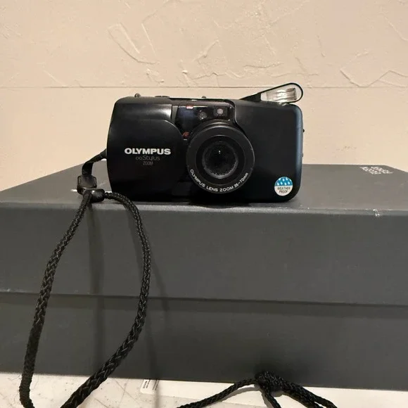 Olympus Infinity Stylus Zoom Camera Unisex OS Black Good 35mm Film Weatherproof