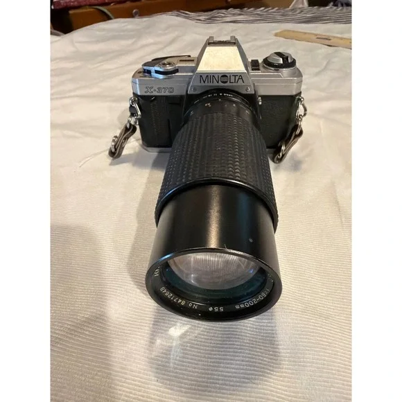 Minolta X-370 35mm SLR Film Camera with SSMC 80-200mm f4.5 Zoom Lens