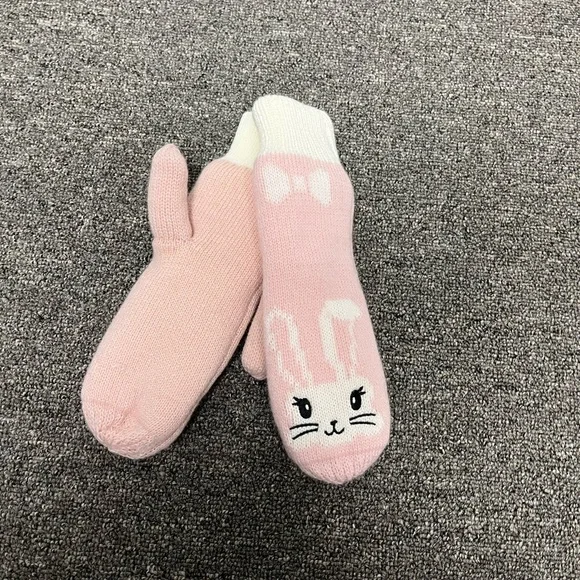 Free In Bundle Of 3! NWT Kids Bunny Mittens