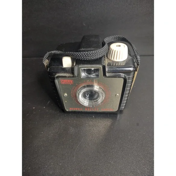 Vintage Mid Century Kodak Brownie Bullet Film Camera
