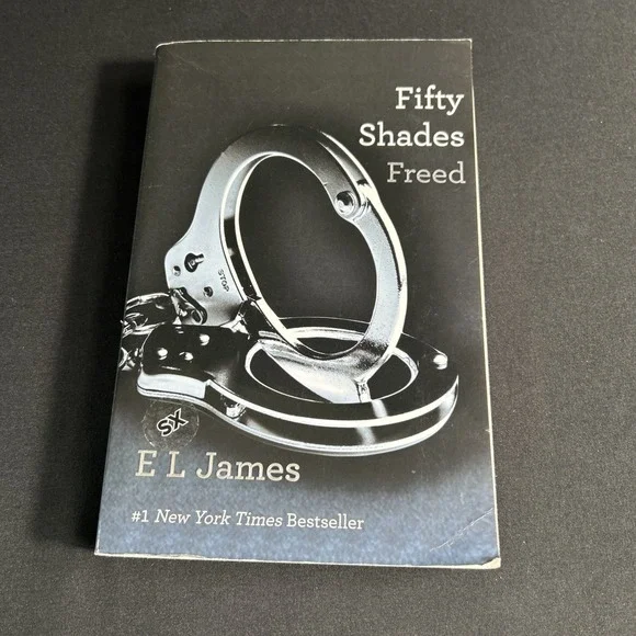 Fifty‎ Shades Freed : Book Three of the Fifty Shades Trilogy by E. L. James...