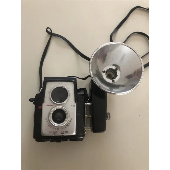 Vintage Kodak Brownie Reflex 20 Camera Kodalite Midget Flash Holder Untested USA