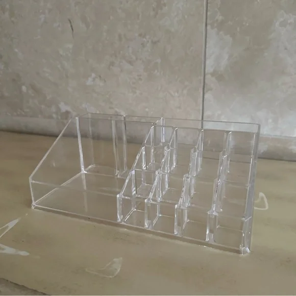 NEW CLEAR ACRYLIC ORGANIZER
