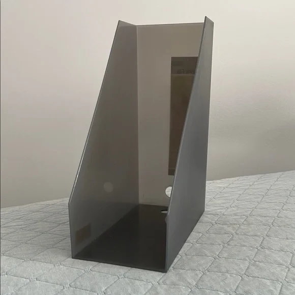 Magazine file holder