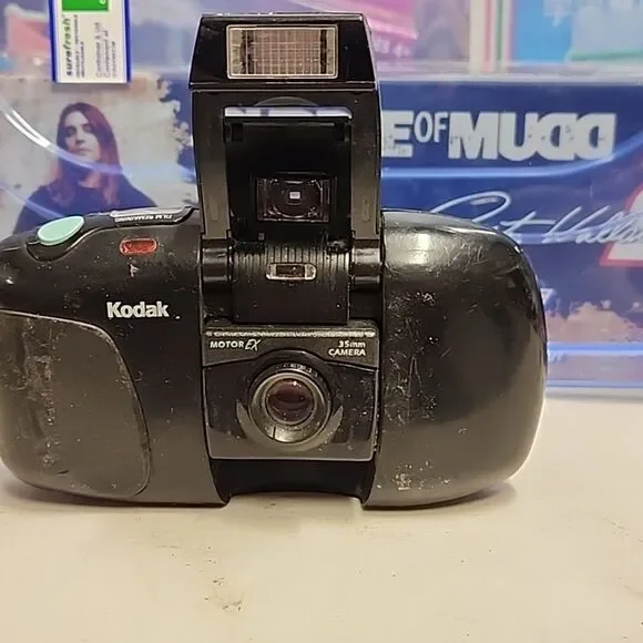 Kodak Cameo Focus Free 35MM Film Camera TESTED WORKS