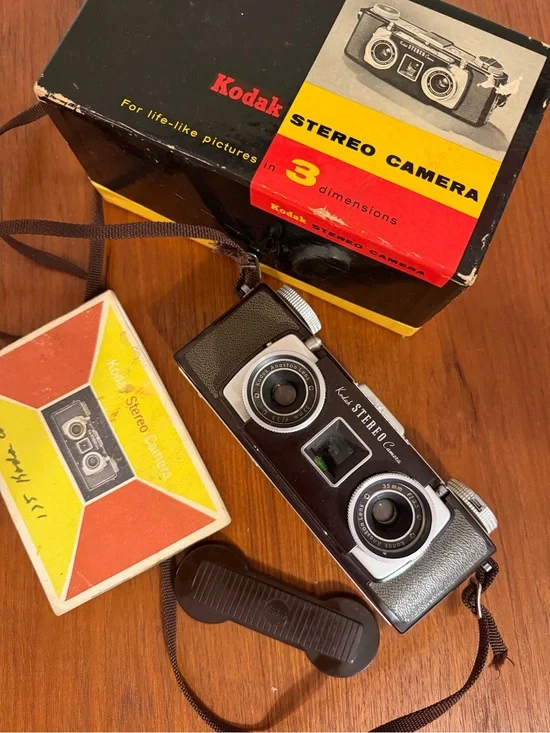 VINTAGE 1950’s Kodak Stereo Camera 35mm 3D Camera with BOX, Manual, Strap.