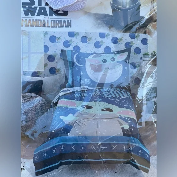 Star Wars Mandalorian toddler bed comforter set