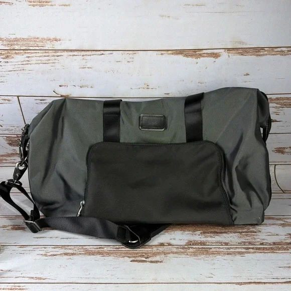 Tumi Alpha 2 Double Expansion Travel Satchel Carry On Bag Grey 22159EG2 Used