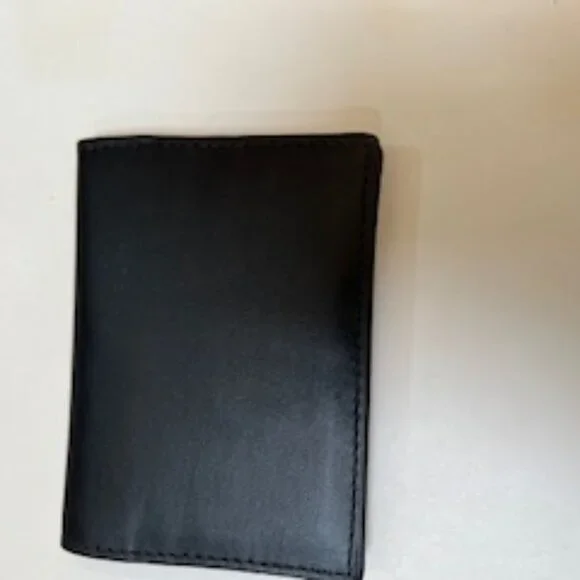 Winn International Leather Card Case Black