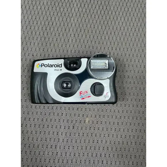 Polaroid Onyx 39 Fun Shooter Flash 35mm Single Use Camera 39 Exp 400 Black