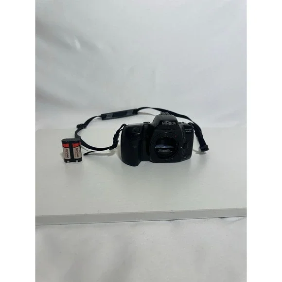 Minolta Maxxum 400si 35mm SLR film camera Parts Only