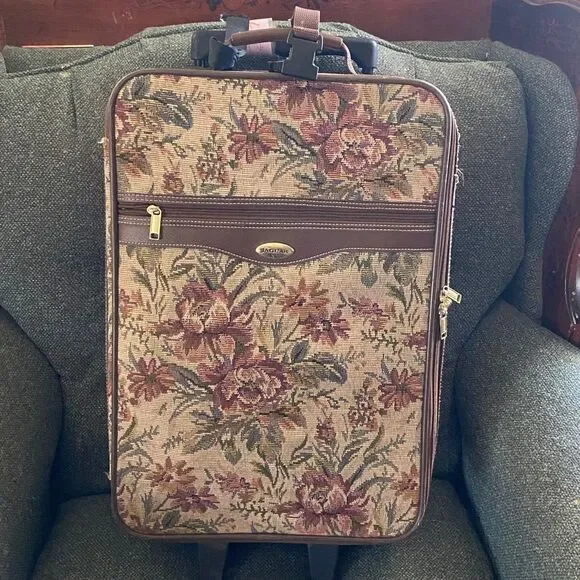 VTG,Jaguar Tapestry Elegant Brown Patterned Unisex Travel Suitcase Size Medium