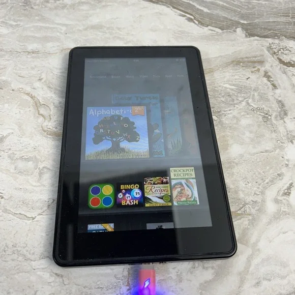 Amazon Kindle‎ Fire Tablet 1st Gen Model D01400 Bundle/ Black w/Case