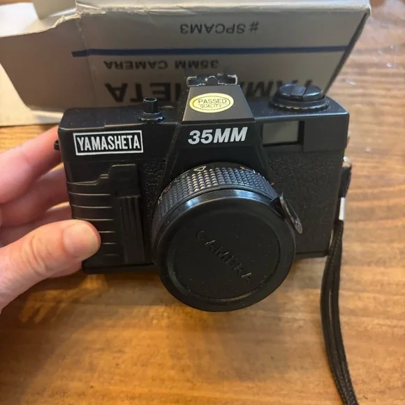 Yamasheta Black 35mm Optical Lens Manual Focus Photo Film Camera Not Tested