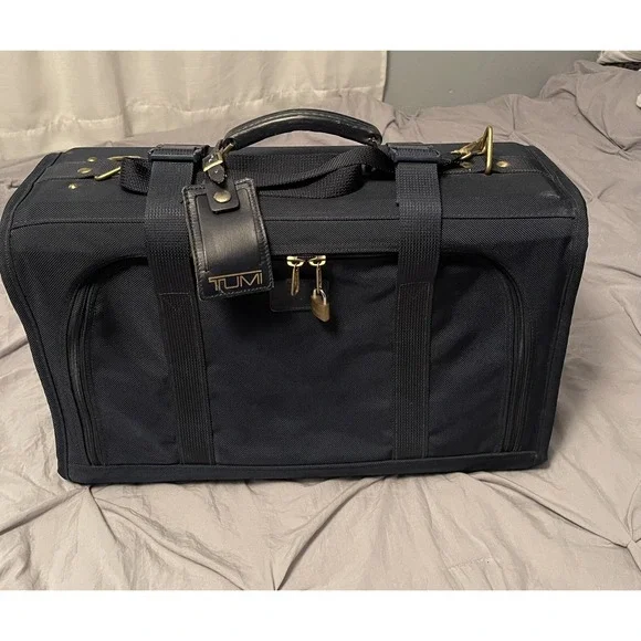 Vtg Tumi Navy Blue Ballistic Nylon Wheeled Luggage‎ Suitcase 21x14x8, Wheel Kit